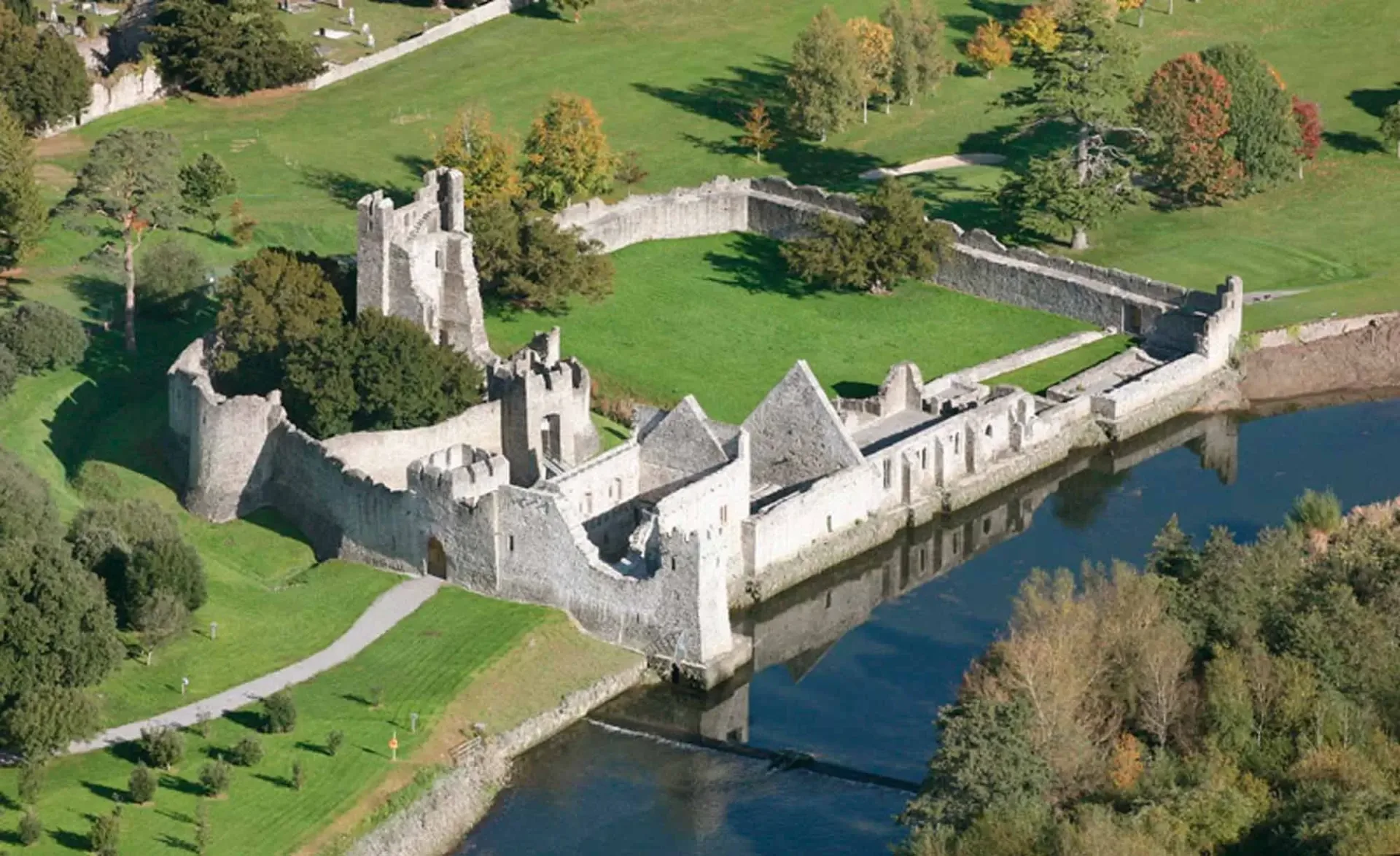 Luxury Ireland: Castle Hotels, Manors & Fine Dining
