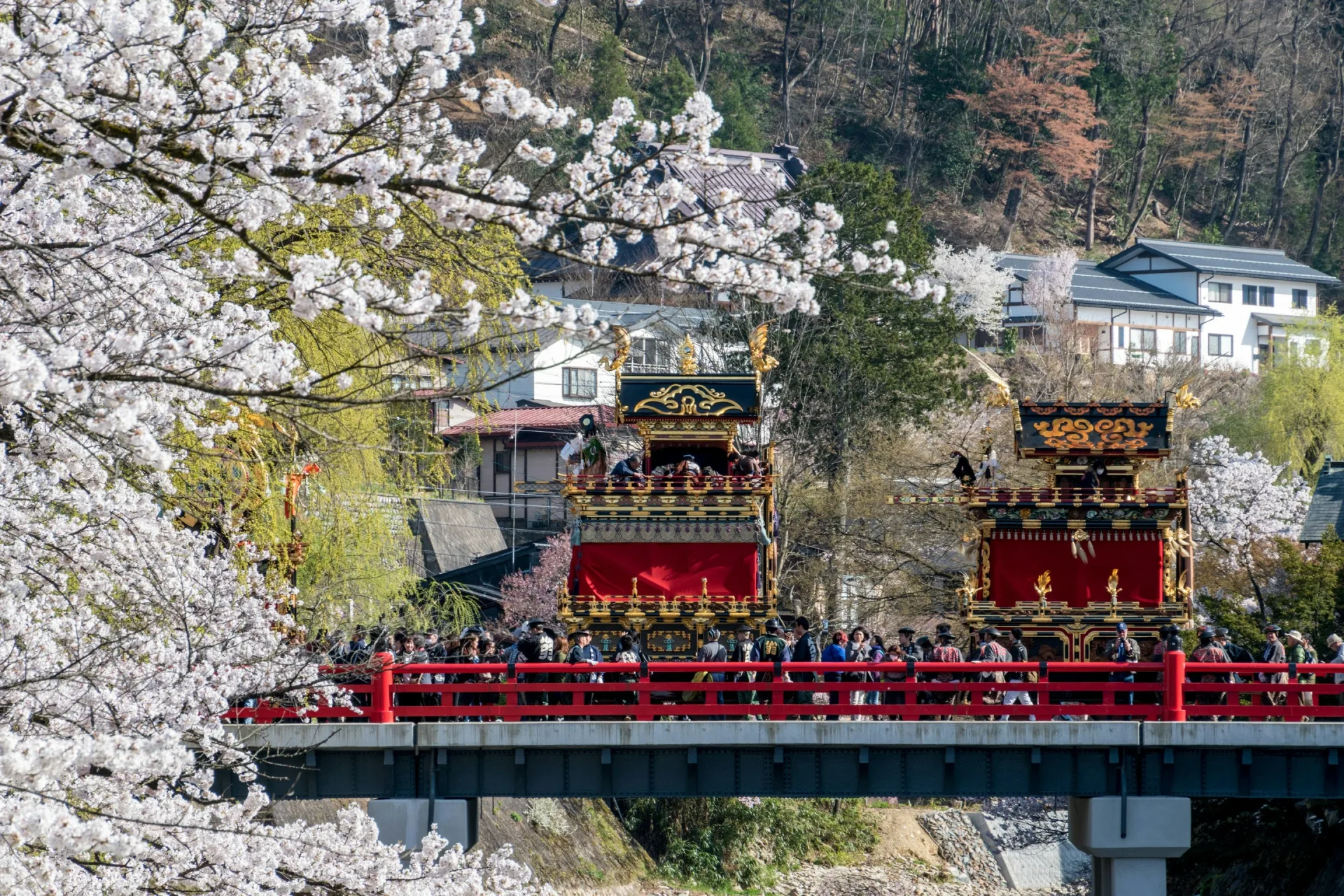 Japanese Alps, Temples & Hot Springs