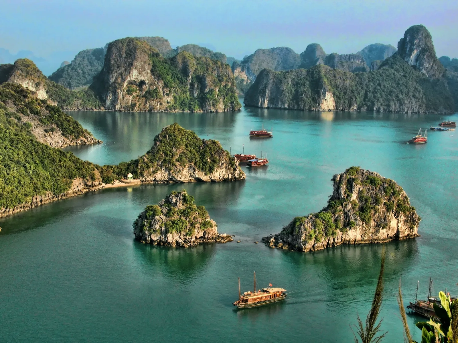 7 days Incredible Journey to Vietnam: Hanoi, Danang and Saigon