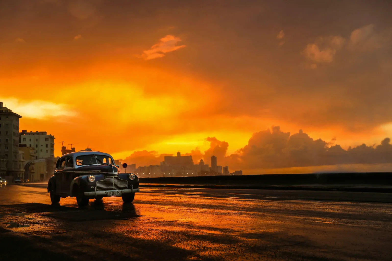 Classic Cuba: Cars, Cigars & Colonial Towns