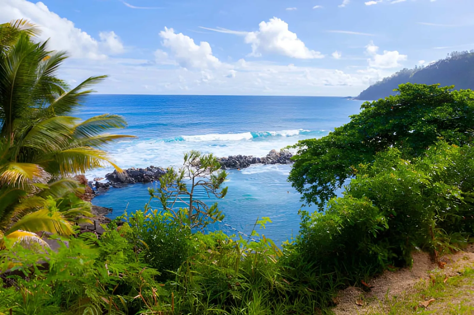Grand Reunion: Volcano, Cirques, Coast & Culture