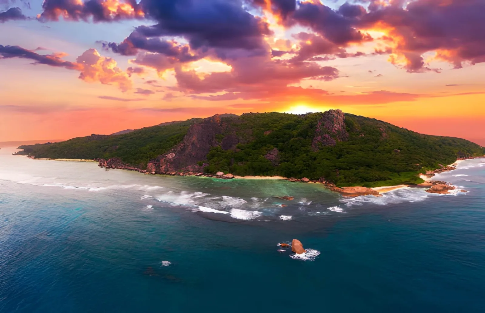 Grand Seychelles: Mahe, Praslin & La Digue in Depth