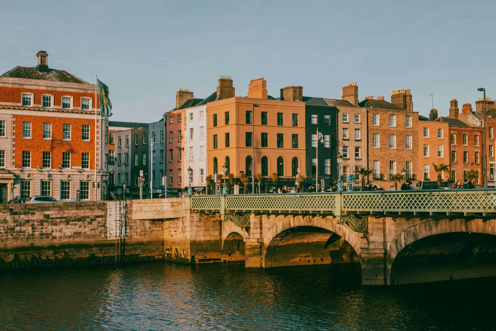 Ireland's Table: Food, Pubs & Traditional Music