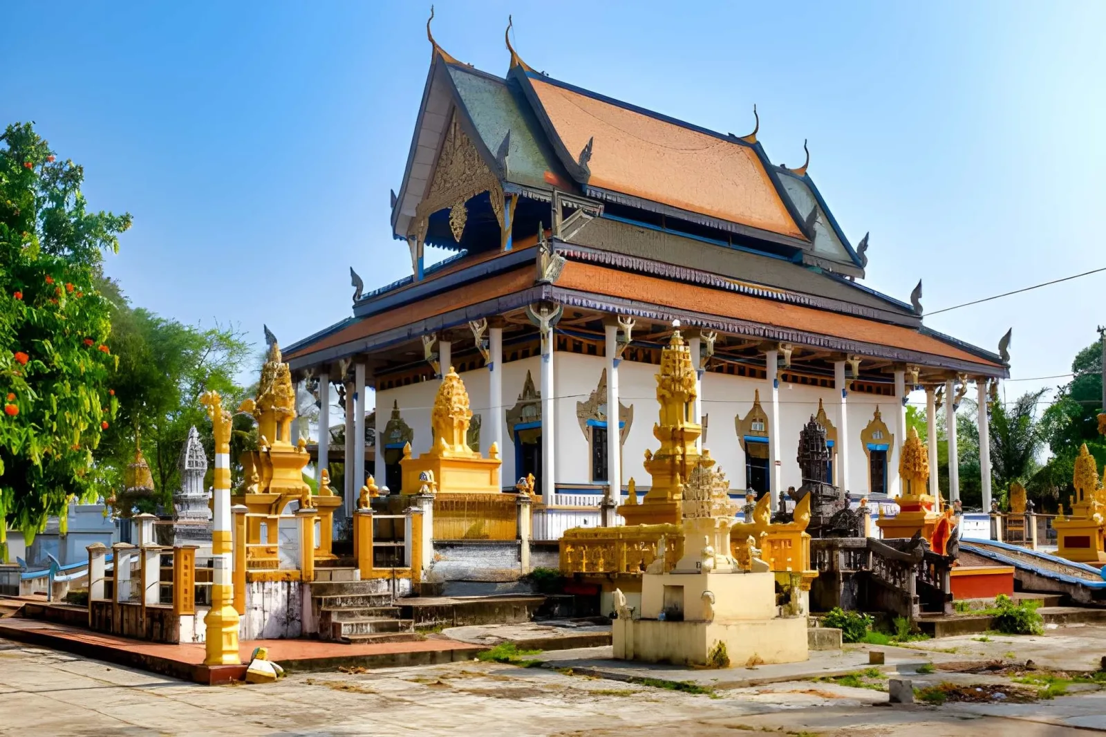 Phnom Penh & Cambodia's History: Capital, Battambang & Angkor