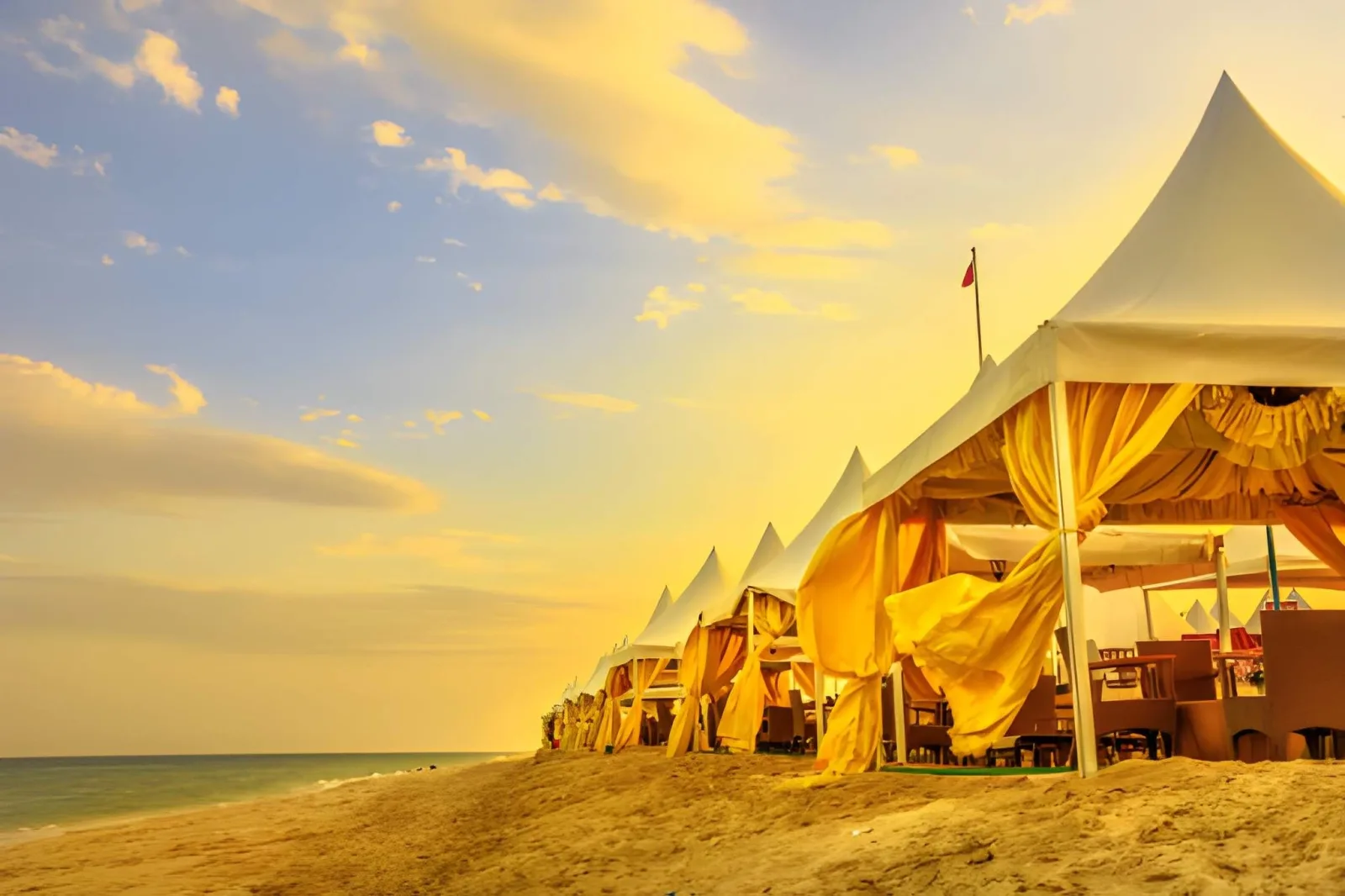 Qatar Desert & the Inland Sea: Dunes, Camps & Camels