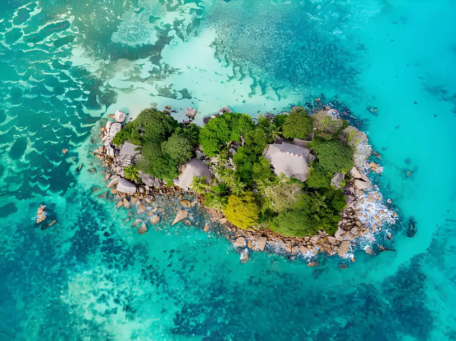 Seychelles Island Hopping: Beaches, Boats & Discovery