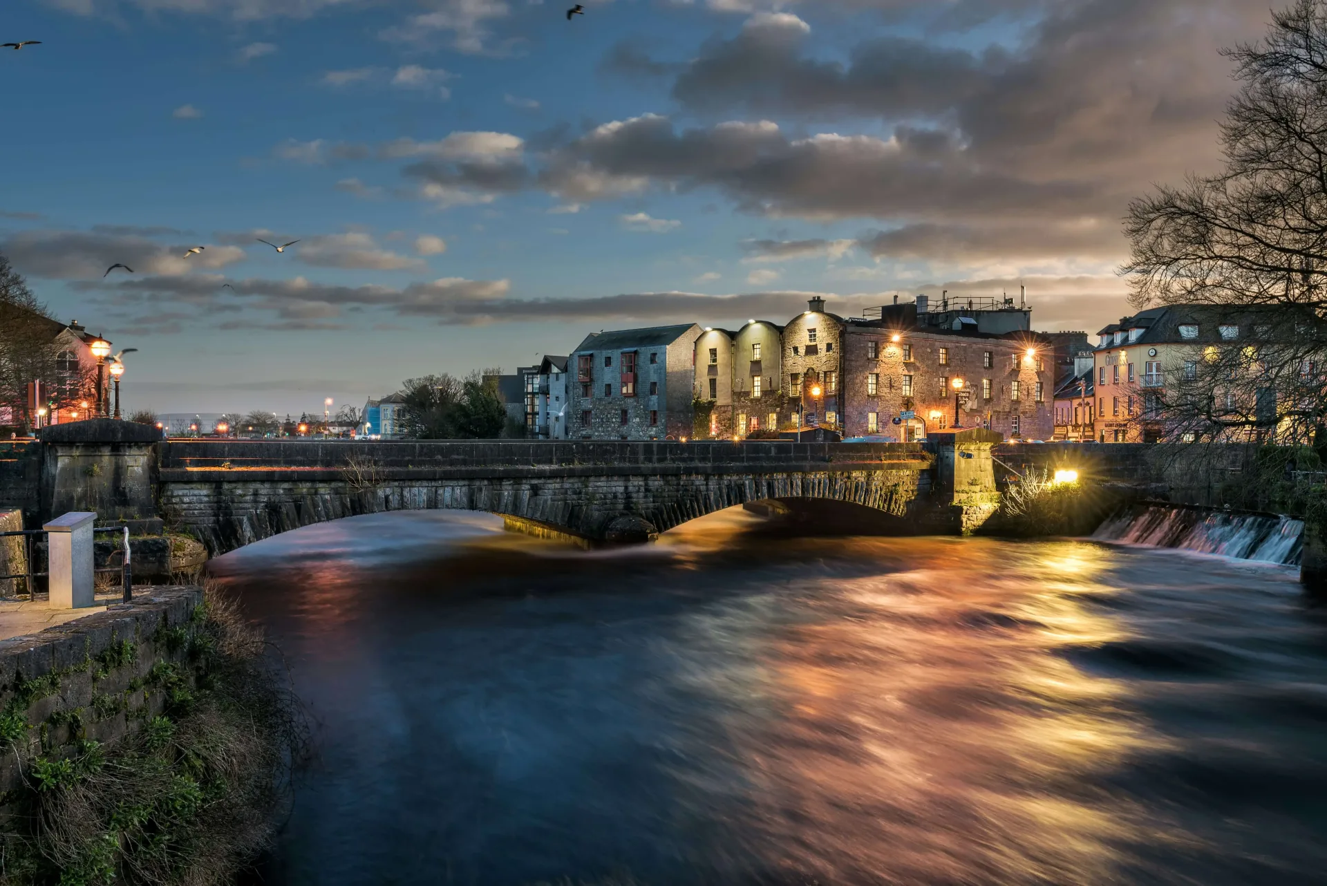 Ireland's Table: Food, Pubs & Traditional Music