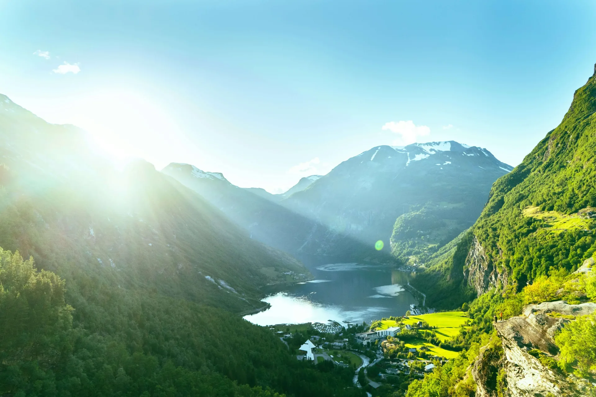 Fjords Highlights of Norway: Oslo, Flam & Bergen