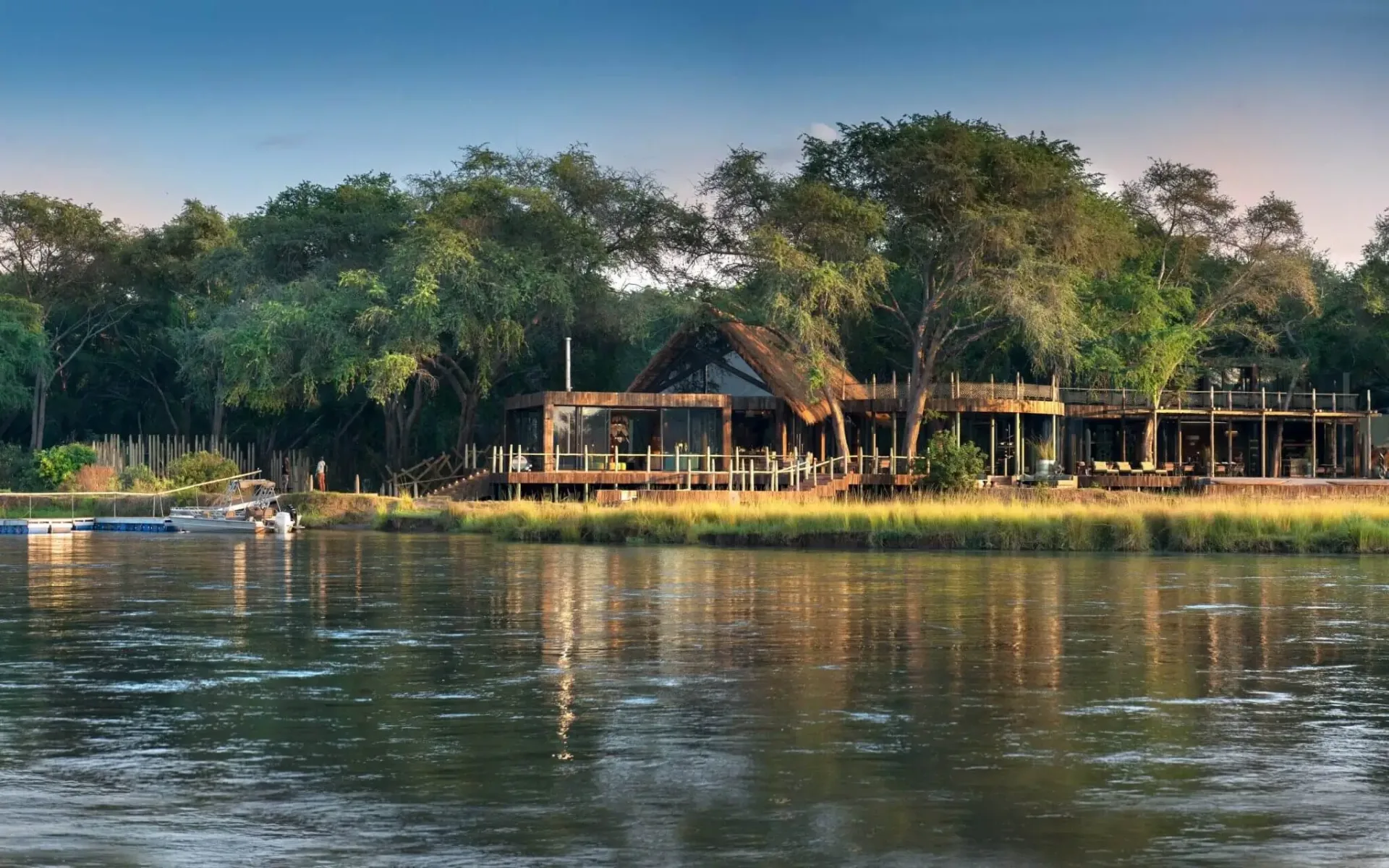 Zambia Luxury Fly-in: Falls, Zambezi & Luangwa